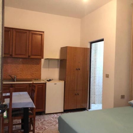 vila Osmenaj rent room Vlorë Buitenkant foto