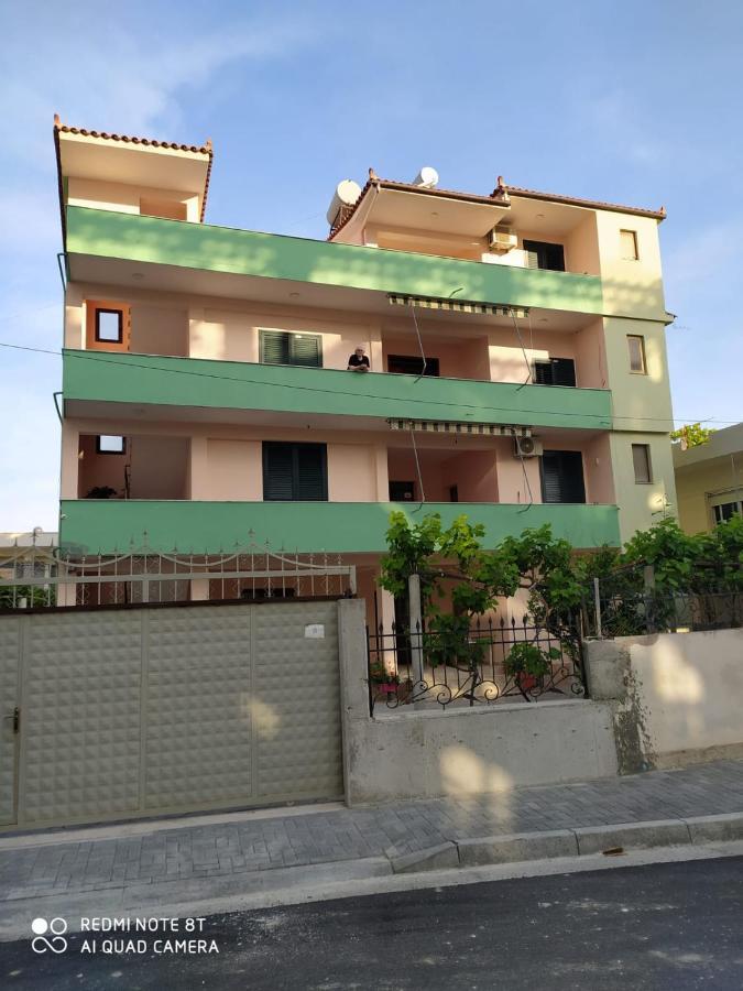 vila Osmenaj rent room Vlorë Buitenkant foto