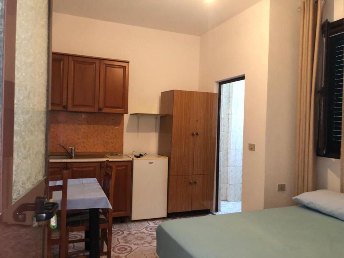 vila Osmenaj rent room Vlorë Buitenkant foto
