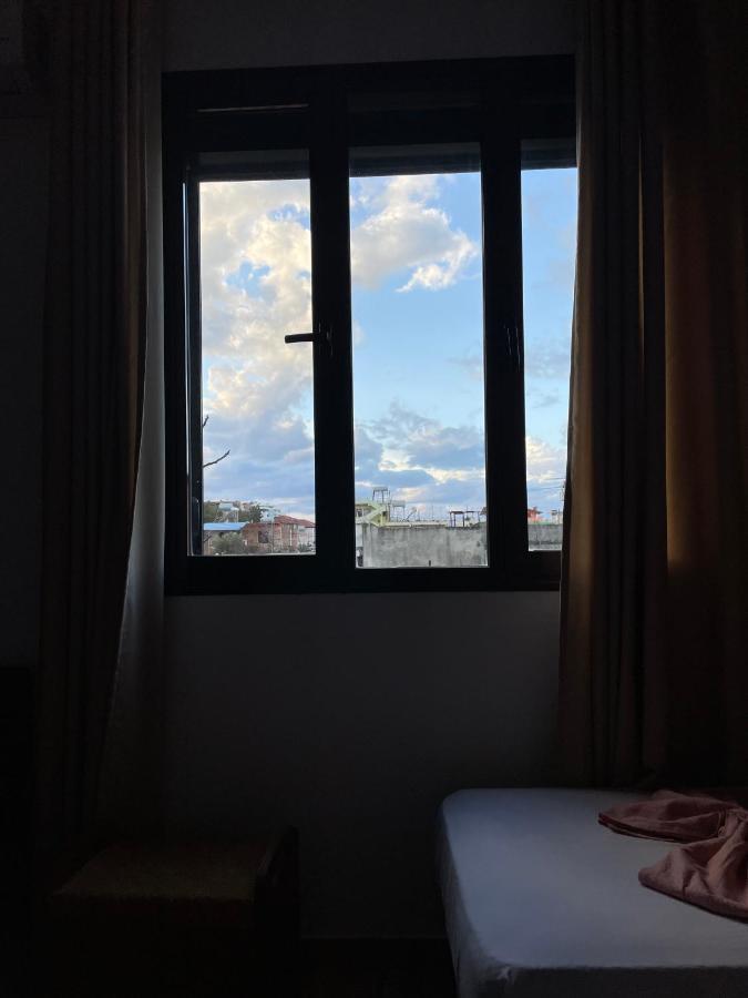 vila Osmenaj rent room Vlorë Buitenkant foto