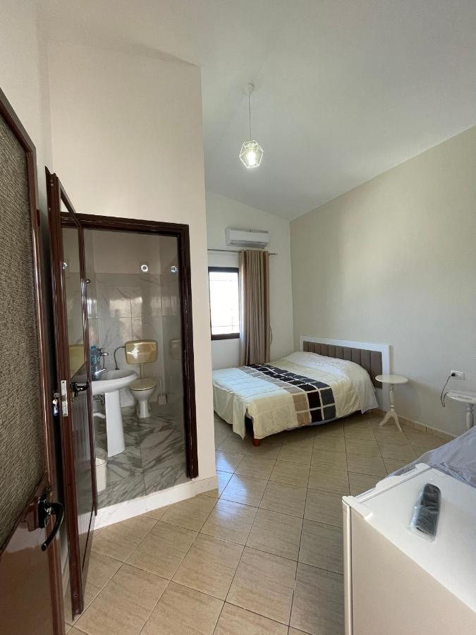 vila Osmenaj rent room Vlorë Buitenkant foto