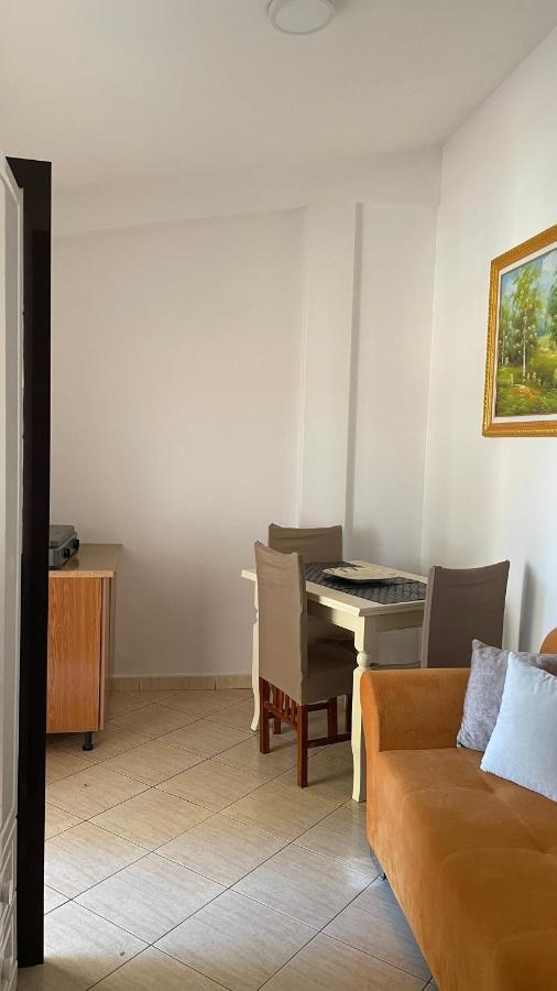 vila Osmenaj rent room Vlorë Buitenkant foto